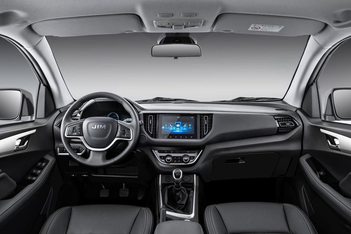 Isuzu Ruimai 瑞迈 2018 Luxury · 2.0L Petrol 4WD Manual — supplied cab interior photograph