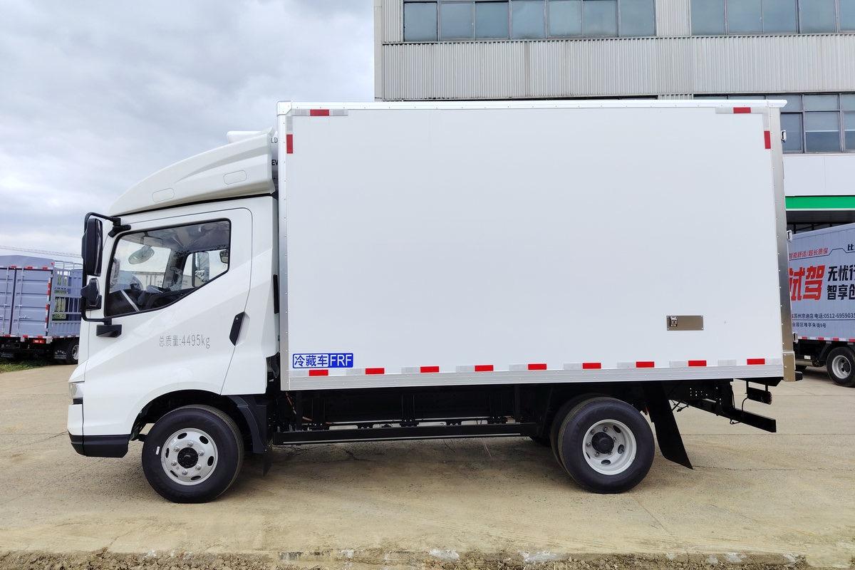 BYD T5 Wealth · 18.3 kWh Refrigerated — supplied side view photograph