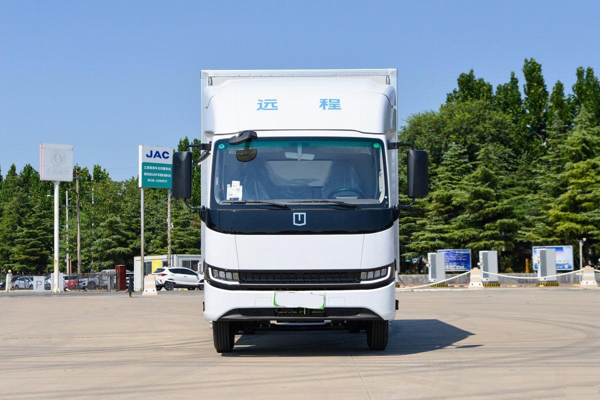 Farizon H8E 2026 Zhiyun · 81 kWh Box Truck — supplied front view photograph