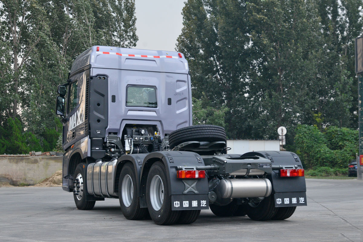 SINOTRUK HOWO HOWO MAX 510 hp · 4×2 AMT — supplied rear / cargo view photograph
